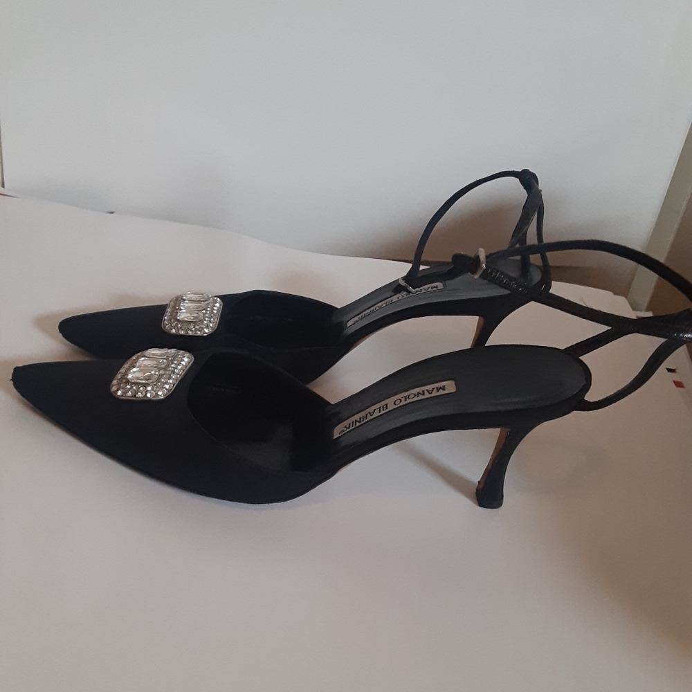 Manolo blahnik crystal ankle strap heels  sz 39.5 - Picture 8 of 13